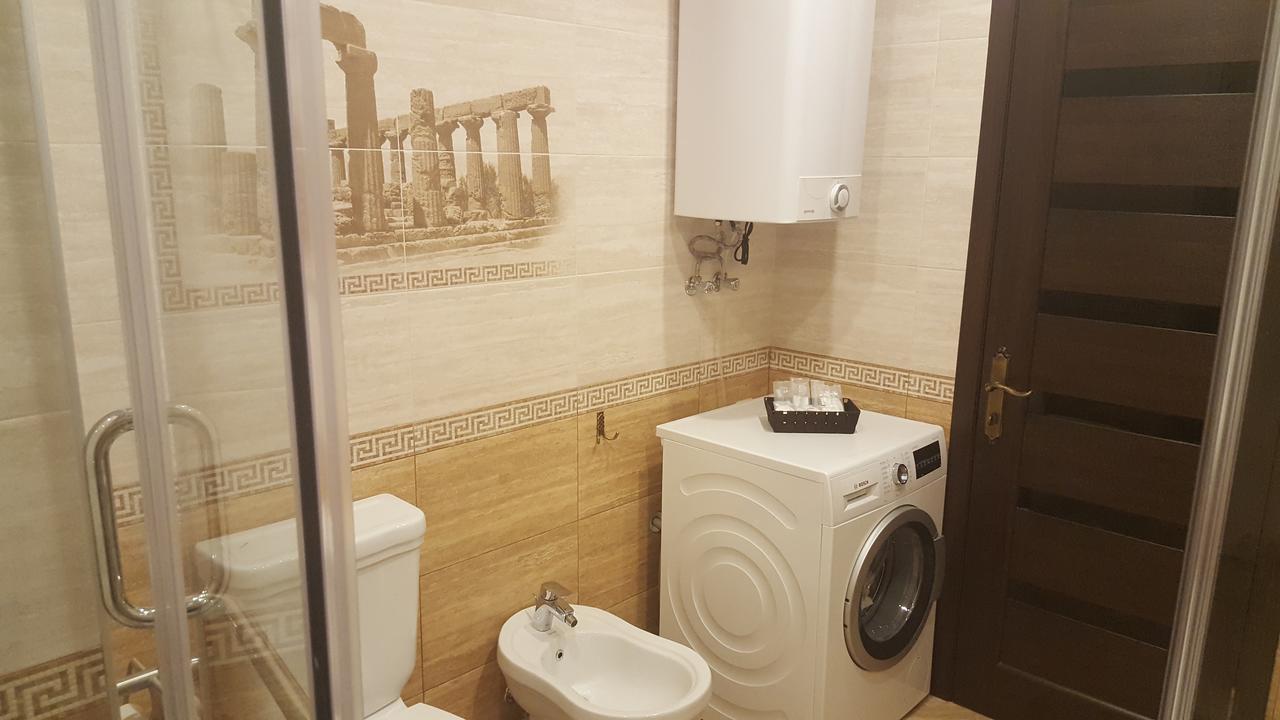 Mimino Apartment Deluxe First Line Batumi Exterior photo