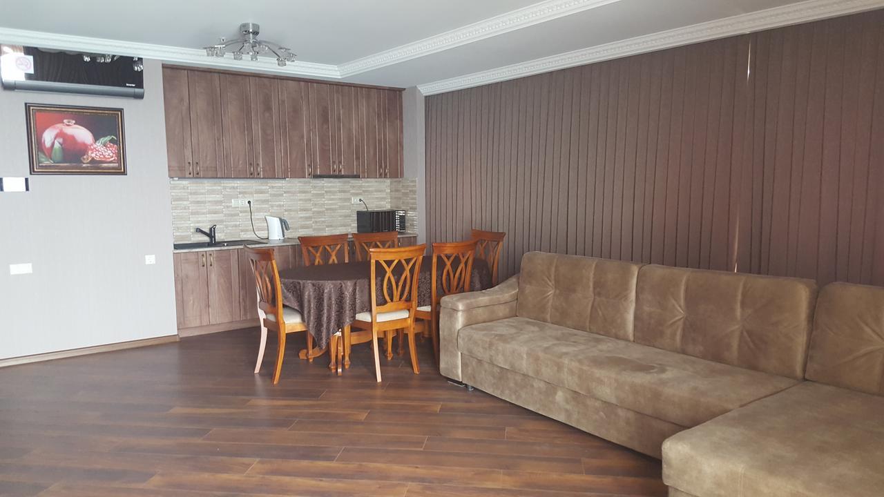 Mimino Apartment Deluxe First Line Batumi Exterior photo
