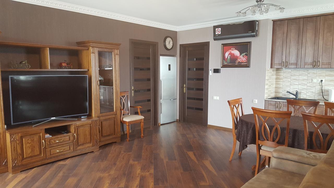 Mimino Apartment Deluxe First Line Batumi Exterior photo